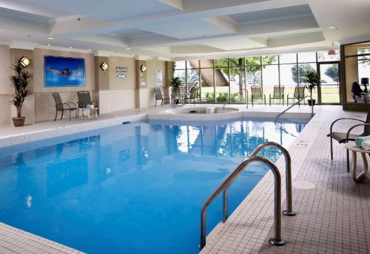 2. 워터프런트 호텔..