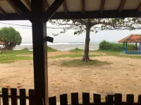 2Br Villa & Penginapan Sajodo Pantai Sayang Heulang Garut Hotels in Cikelet