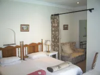 Nutmeg Guest House - Pools