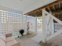 Almost Heaven 4 Bedroom Home by RedAwning - Pet friendly