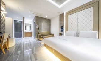 Bentley Business Hotel