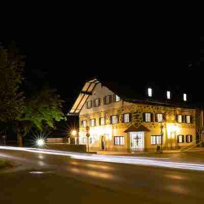 Sauerweingut Hotel Exterior