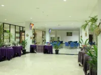Kyriad Sadurengas Hotel