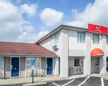 南伊克諾套房酒店