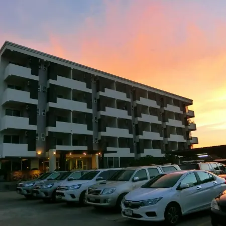 Home Place Lopburi Hotel