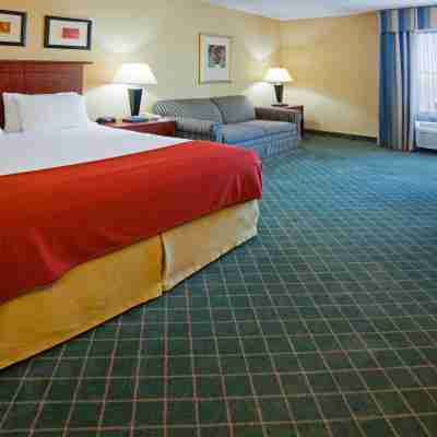 Holiday Inn Express & Suites Coon Rapids-Blaine Area Rooms