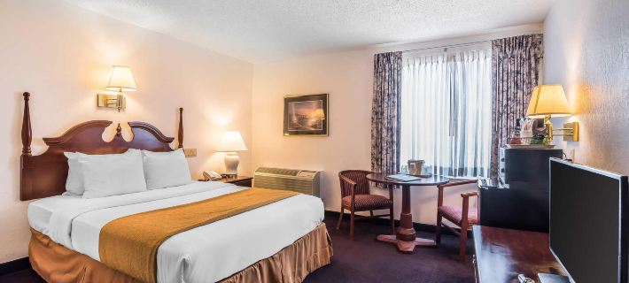 Quality Inn & Suites Albany Airport Hotels in Colonie
