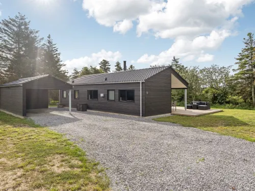 "Hildegard" - 1.5km from the Sea