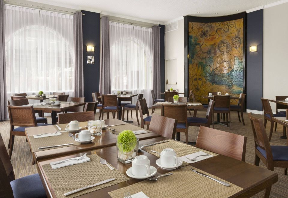 데이즈 인 바이 윈덤 몬트리올 에어포트 컨퍼런스 센터