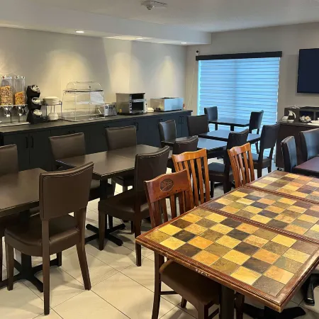 Econo Lodge Airport Quebec