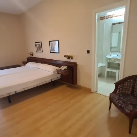 Hotel Las Sirenas Отели в г. Виверо