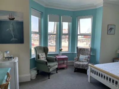 Henrys on the Prom Hotels in 