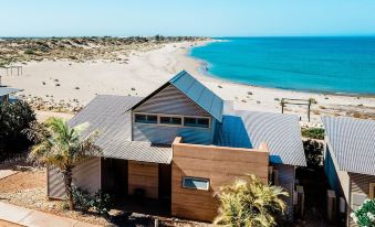 Mantarays Ningaloo Beach Resort