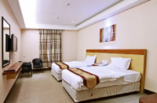 Grand Puncak Lestari Hotel Hoteles en Taman Sari