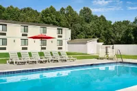 Ramada by Wyndham Allentown/Bethlehem - Pools