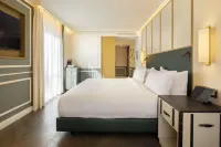 The Emerald House Lisbon, Curio Collection by Hilton
