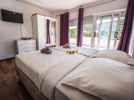 Julija Отели в г. Opcina Vodice