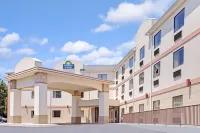 Days Inn & Suites by Wyndham Laurel Near Fort Meade Hotels in 