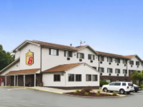 Super 8 by Wyndham New Castle Hotels in Lawrence County
