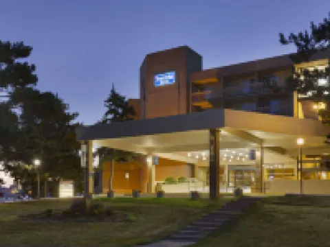 Ramada by Wyndham Belleville Harbourview Conference Centre Hoteles en Belleville