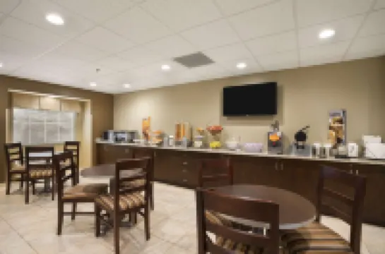 Microtel Inn & Suites by Wyndham Cambridge Hotels in Guernsey County
