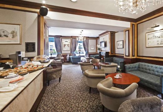 호텔 객실 내부