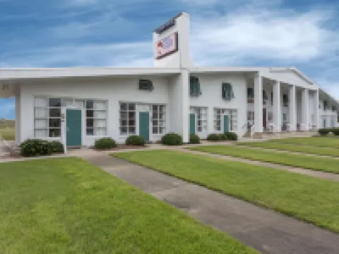 Days Inn by Wyndham Kill Devil Hills Oceanfront - Wilbur Hotels in Kill Devil Hills