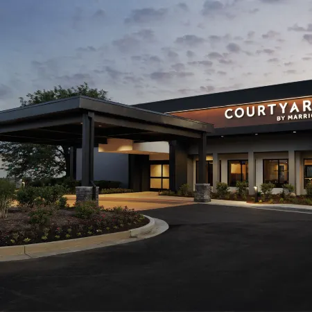 Courtyard St Louis Downtown West Отели рядом с достопримечательностью «Театр Фокс»