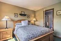 Timber Creek Townhome w/ 2 Decks & Mtn Views! - WiFi