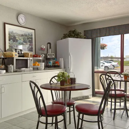 Super 8 by Wyndham Red Deer