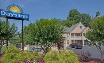 Days Inn by Wyndham Canton