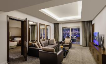 Dusit Thani LakeView Cairo
