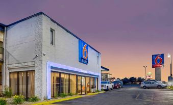 Motel 6 Villa Park, IL - Chicago West