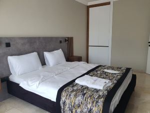 Luxury Hotel Room w Pool Near Beach in Kyrenia