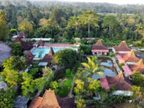 Kampoeng Joglo Ijen Hotels in Licin