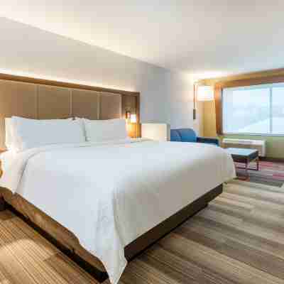 Holiday Inn Express & Suites Florence - Cincinnati Airport Rooms