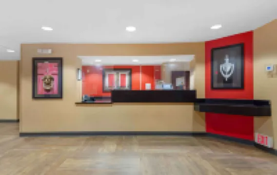 Extended Stay America Suites - Atlanta - Perimeter - Crestline - parking