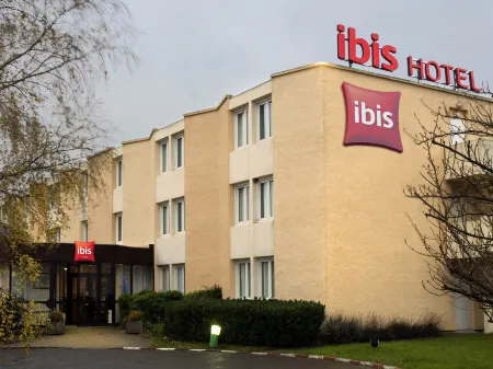 ibis Rambouillet Отели в г. Ле Пере-ан-Ивелин