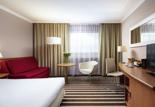 4. 노보텔 포즈난 ..