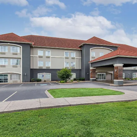 La Quinta Inn & Suites by Wyndham Bowling Green