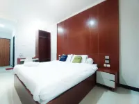 Urbanview Wisma Wirasatya Akpol Semarang by RedDoorz Hotels in Gajahmungkur Subdistrict