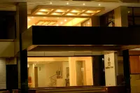 호텔 뉴 홀리데이 플라자 르브그로업스 탈랜트 주변 호텔