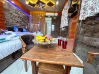 Aasariya Hotel and Restaurant Hôtels à : Baramulla