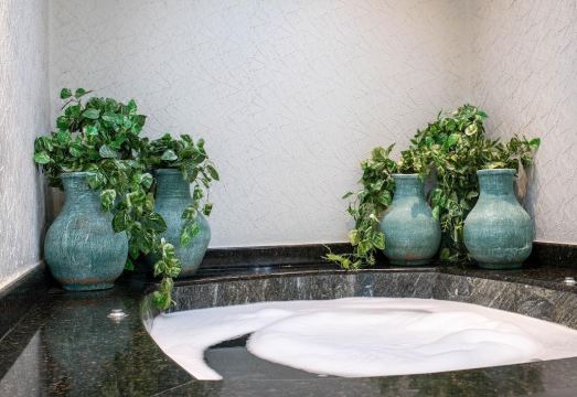 엠버시 호텔 로비