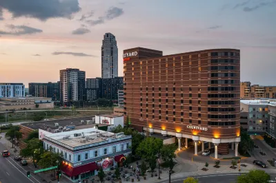Courtyard Minneapolis Downtown Hotel dekat University Recreation and Wellness Center