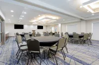 Holiday Inn Express & Suites Tampa Stadium - Airport Area