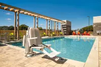 Home2 Suites by Hilton Calhoun - Pools