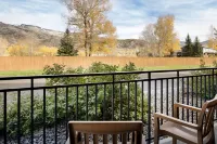 Holiday Inn STEAMBOAT SPRINGS by IHG - Mountain view