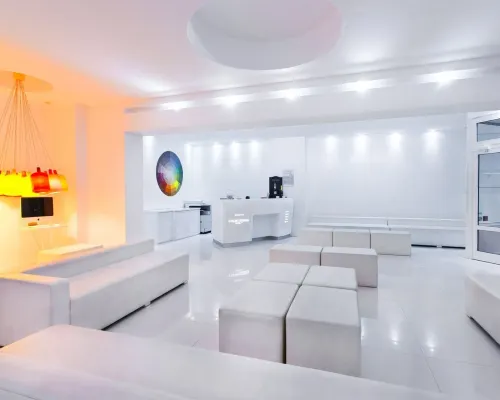 Color Design Hotel Hotels near 12th arr.