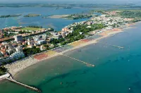 Nice and Cozy Flat at Grado Pineta - Huoneistot
